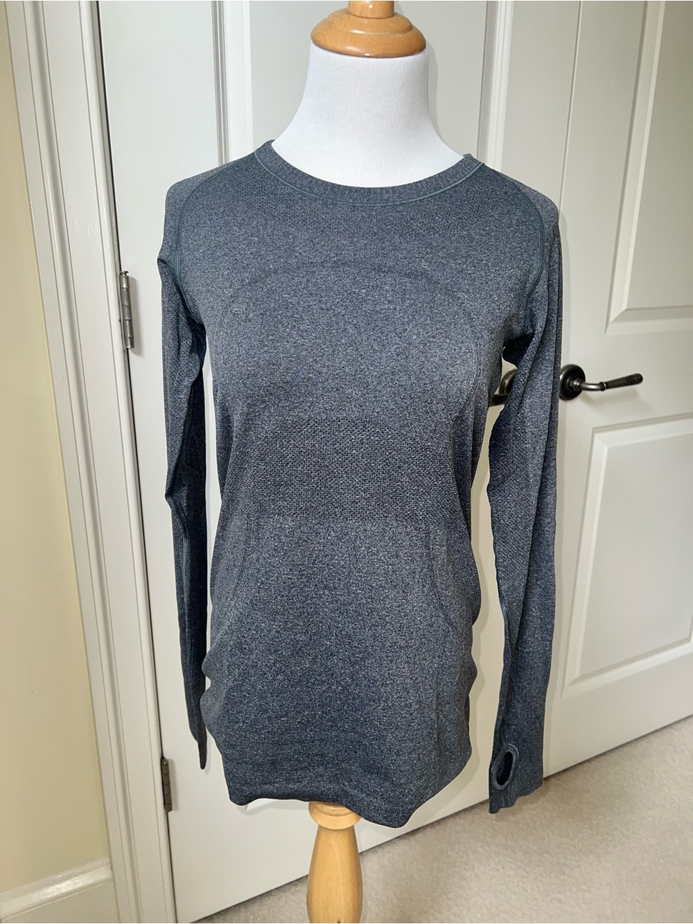 EUC Lululemon Swiftly Long Sleeve Tee Top